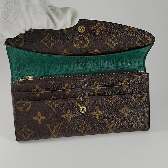LOUIS VUITTON Emilie Monogram Wallet - Picture 3 of 10